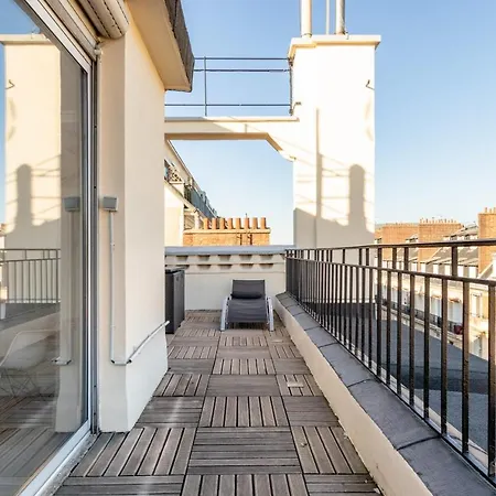Guestready - Terrasse Vue Tour Eiffel